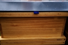 Laminatkeil unter dem Deckel